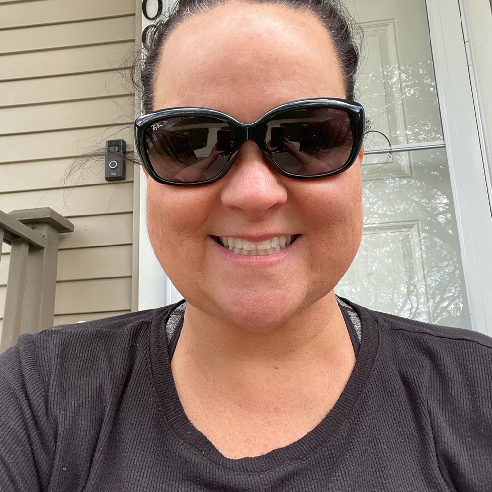 Meet your Posher, Danielle